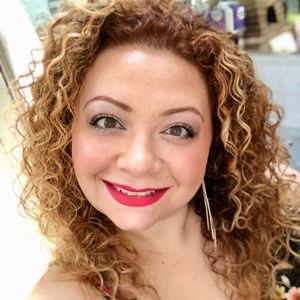 Meet your Posher, Danielle